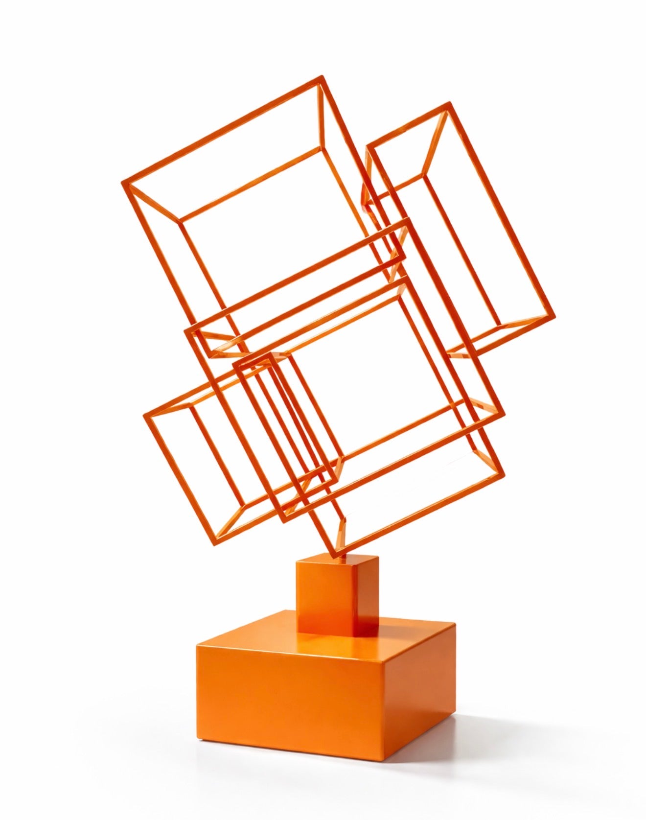 Escultura formada por cubos lacada en color