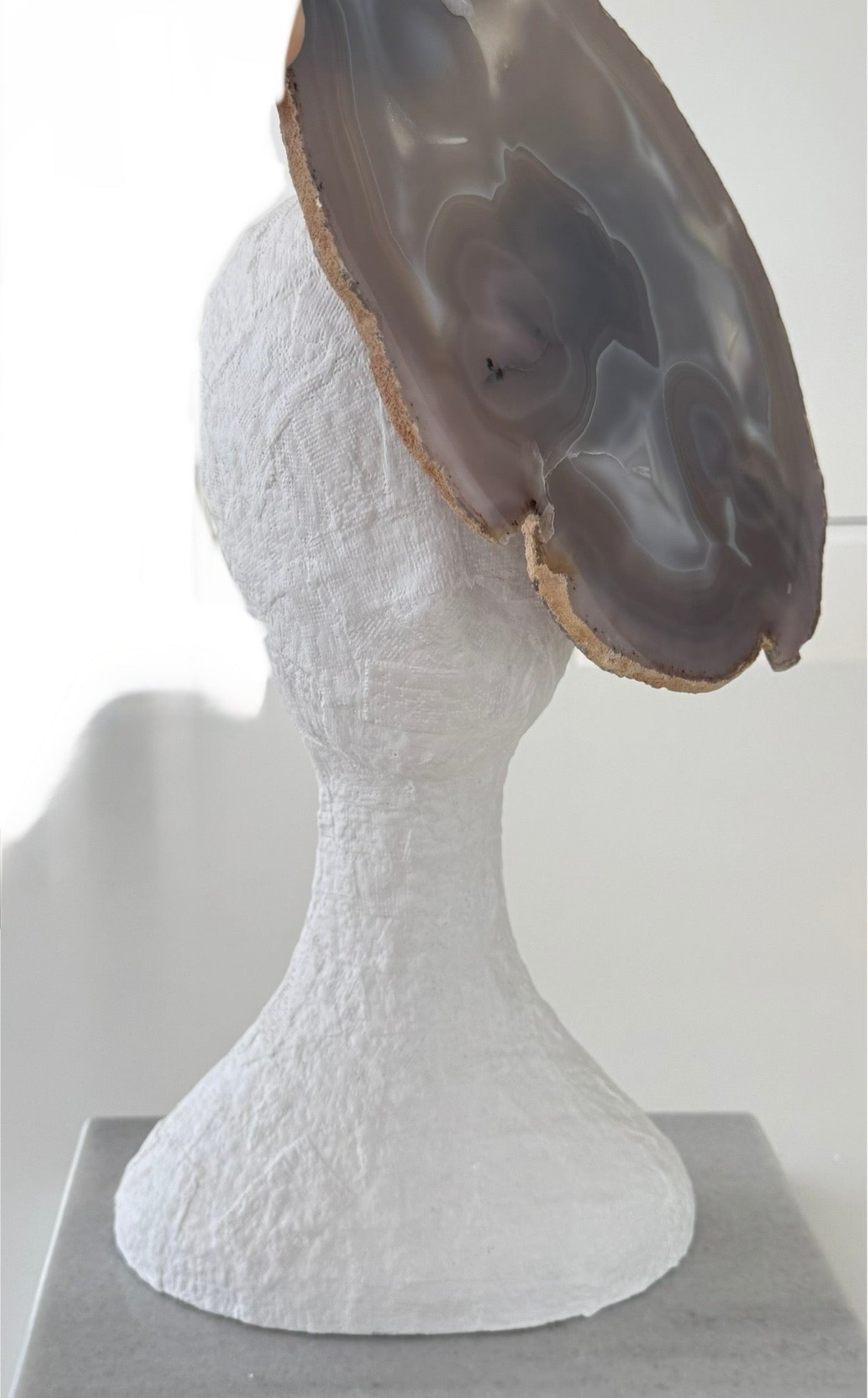 Escultura busto con tocado